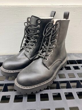 H&M Black Faux Leather Combat Boots (Faux Fur Lined) – NWT Size 9